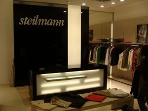 Mobila spatii comerciale la comanda - Steilmann