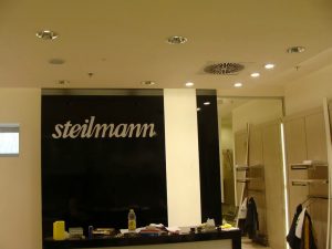 Mobila spatii comerciale la comanda - Steilmann