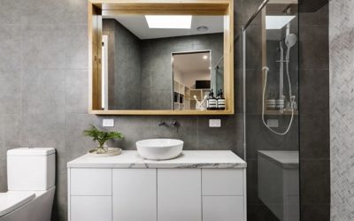 Mobilier Personalizat și Obiecte Sanitare Premium: Rețeta pentru o Baie Modernă